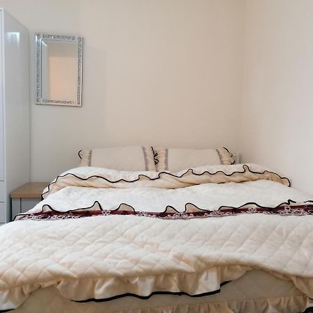 Self-Contained Studio Flat Bathrooms Kitchens Upgrade Locations To City Centre 15 Minutes Walking Distance Nottingham Universities Queen Hospitals City Hospitals Eksteriør bilde