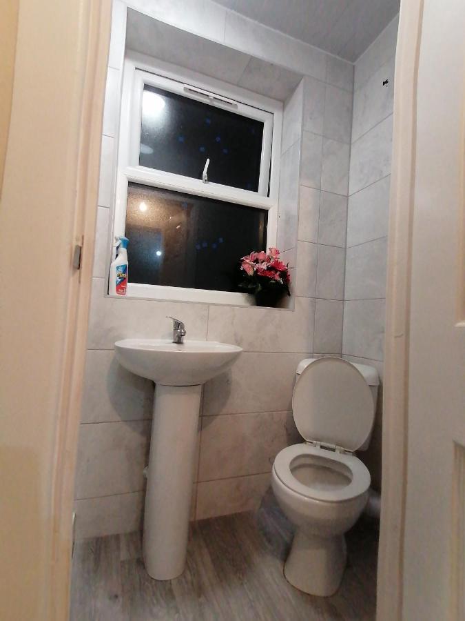 Self-Contained Studio Flat Bathrooms Kitchens Upgrade Locations To City Centre 15 Minutes Walking Distance Nottingham Universities Queen Hospitals City Hospitals Eksteriør bilde