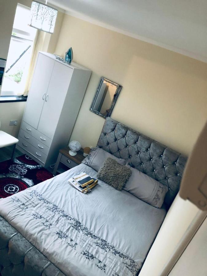 Self-Contained Studio Flat Bathrooms Kitchens Upgrade Locations To City Centre 15 Minutes Walking Distance Nottingham Universities Queen Hospitals City Hospitals Eksteriør bilde
